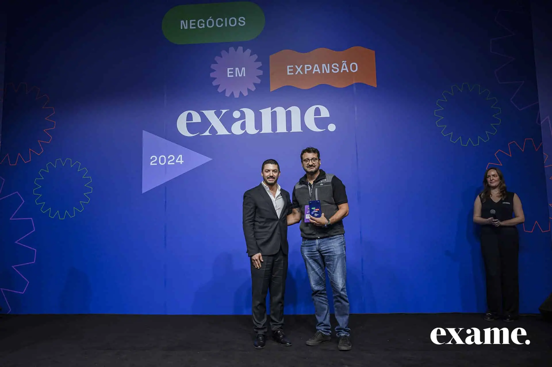 June: 1st place in EXAME Negocios em Expansao award